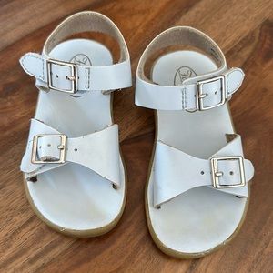 Footmate sandals